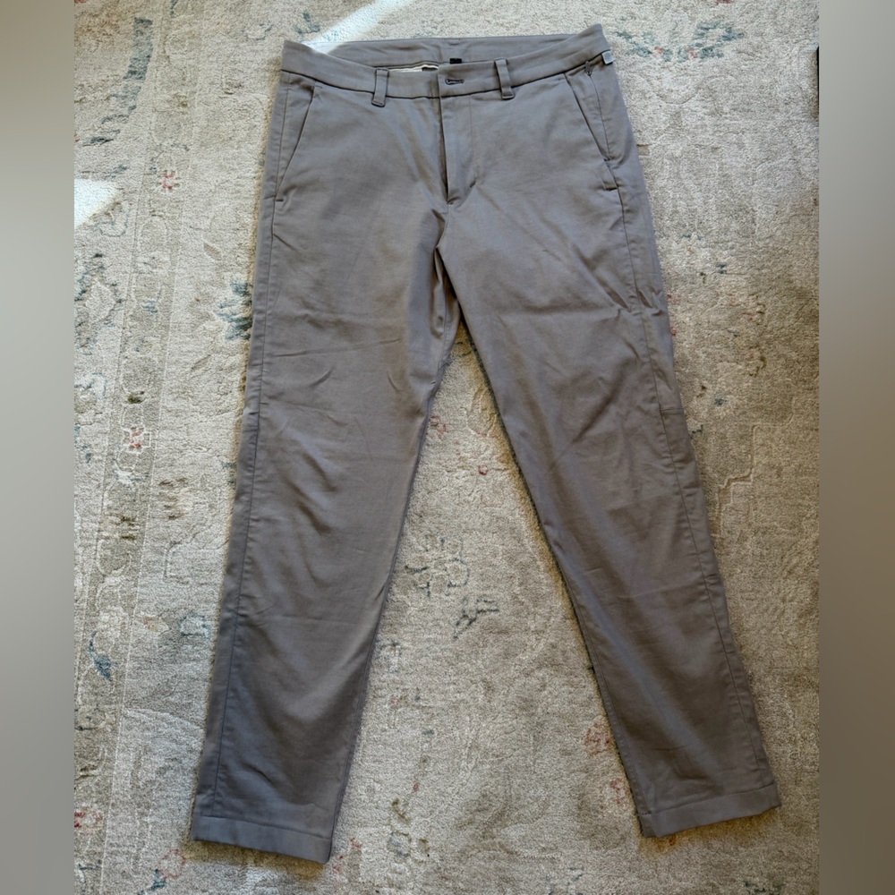 lululemon athletica Men's Classic Khaki Chinos